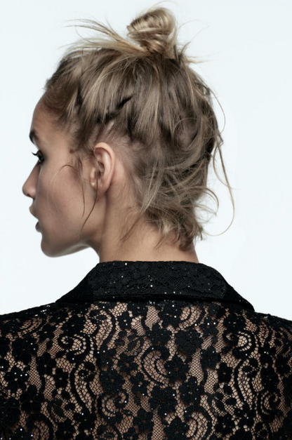 Blusa de Encaje con Lentejuelas